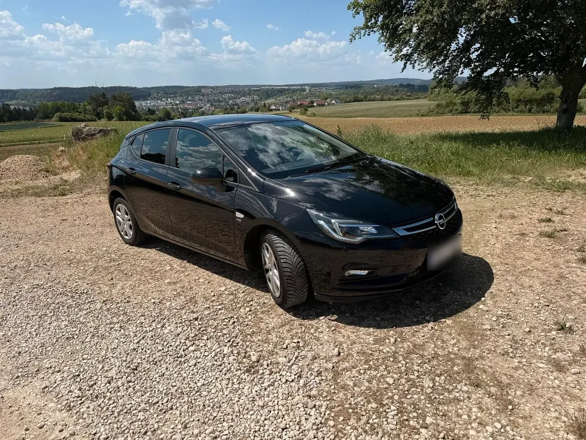 Gebraucht Opel Astra Edition 125 PS (91 kW) 2019 Schwarz Limousine