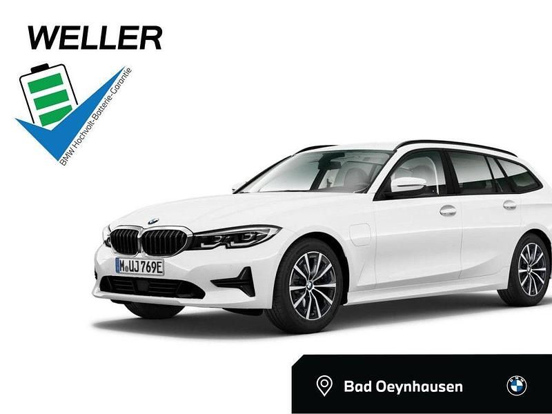 Gebraucht BMW 330e Advantage 292 PS (214 kW) 2021 Alpinweiss iii (weiß) Kombi