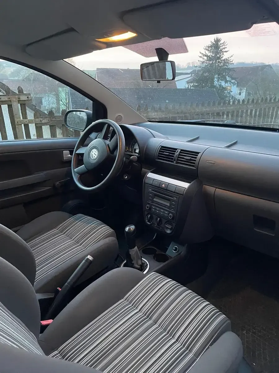 Gebraucht VW Fox 55 PS (40 kW) 2005 Schwarz Kleinwagen