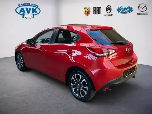 Gebraucht Mazda 2 Sports-Line 90 PS (66 kW) 2015 Rot Limousine