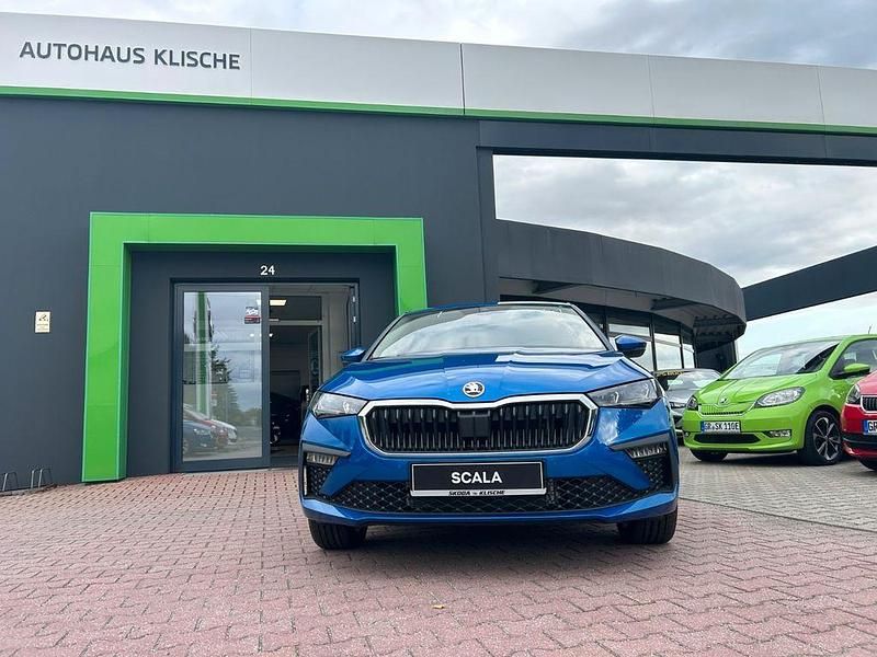 Neu Skoda Scala Selection 116 PS (85 kW) 2025 Blau Kleinwagen