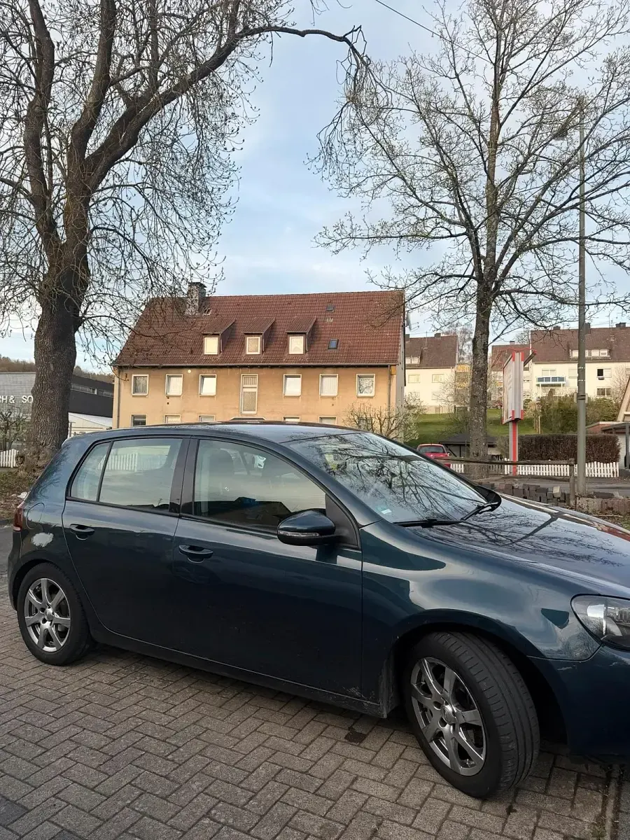 Gebraucht VW Golf VI 122 PS (89 kW) 2009 Blau Kleinwagen
