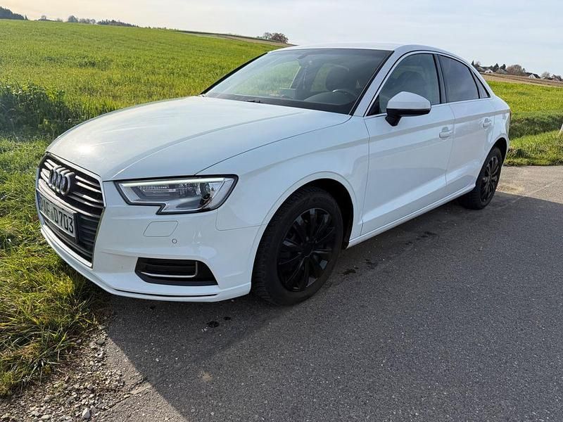 Gebraucht Audi A3 Ambiente 150 PS (110 kW) 2019 Weiß Limousine