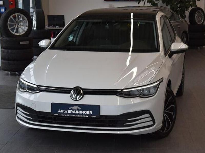 Weiß Gebraucht 2021 VW Golf VIII Active Limousine | 18.950 € (Fairer Preis) - Bild 1/4