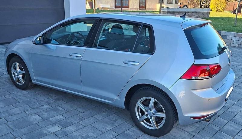 Gebraucht VW Golf VII Trendline 110 PS (80 kW) 2017 Silber Limousine