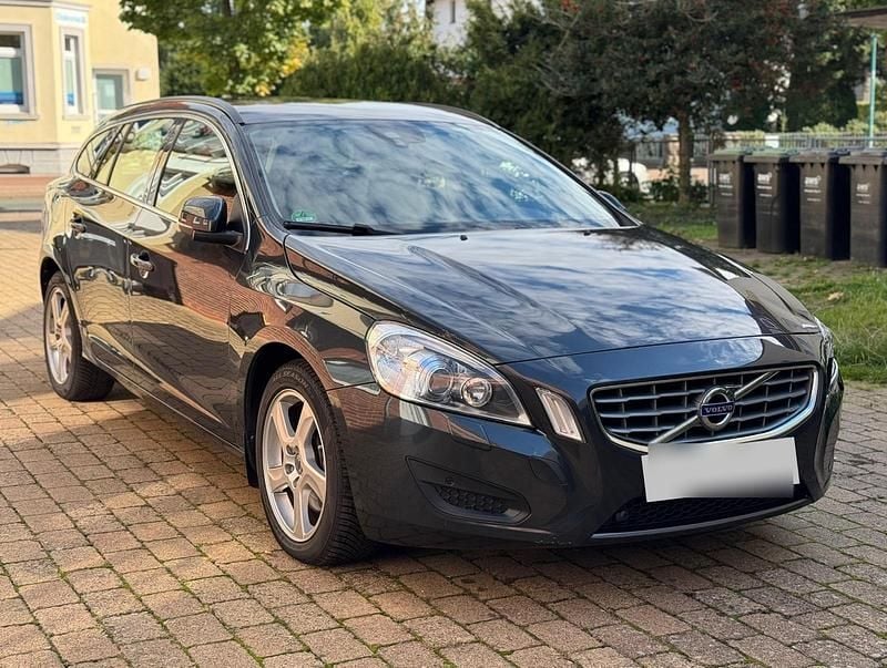 Grau Gebraucht 2012 Volvo V60 Summum Kombi | 5.999 € (Superpreis) - Bild 1/4
