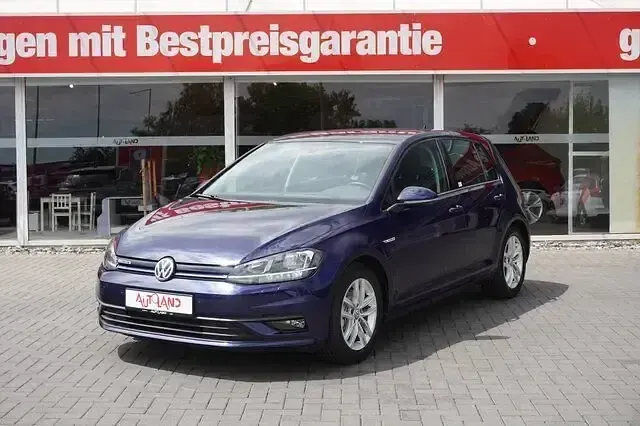 Gebraucht VW Golf VII 131 PS (96 kW) 2020 Blau Limousine