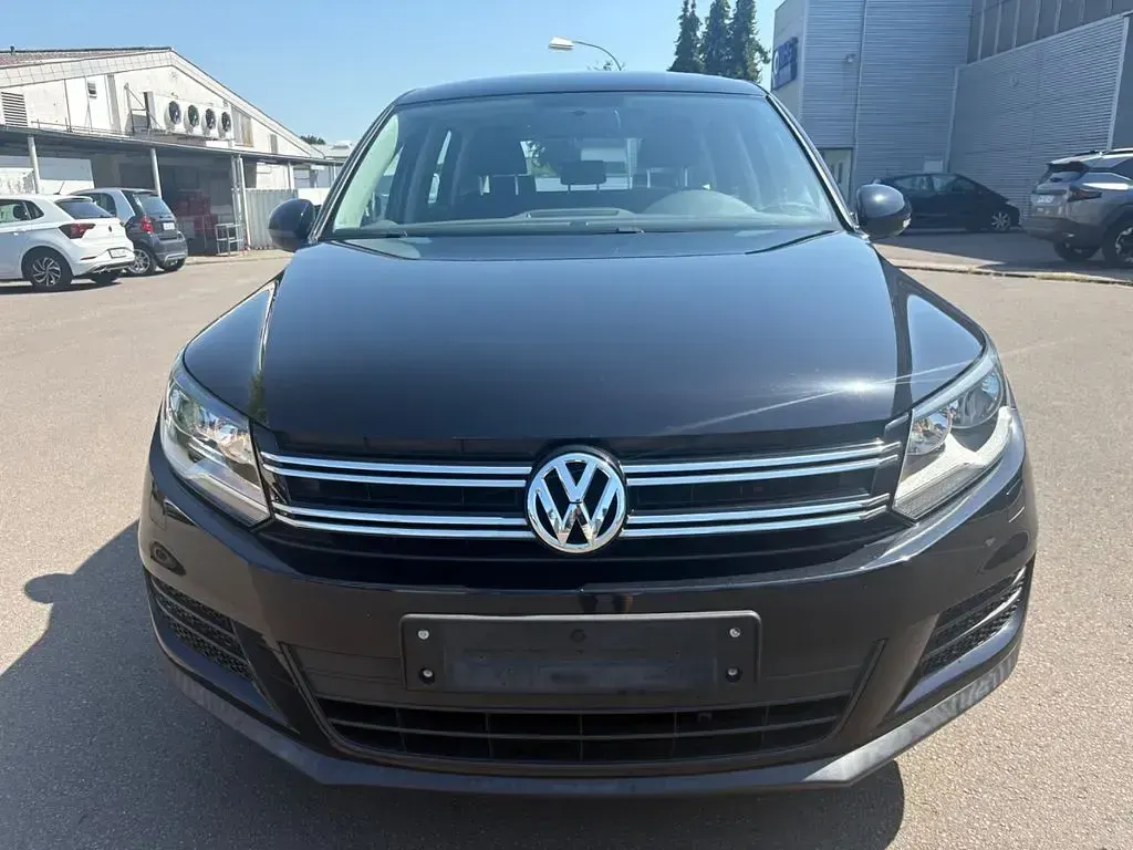 Gebraucht VW Tiguan Trendline 122 PS (89 kW) 2014 Schwarz SUV
