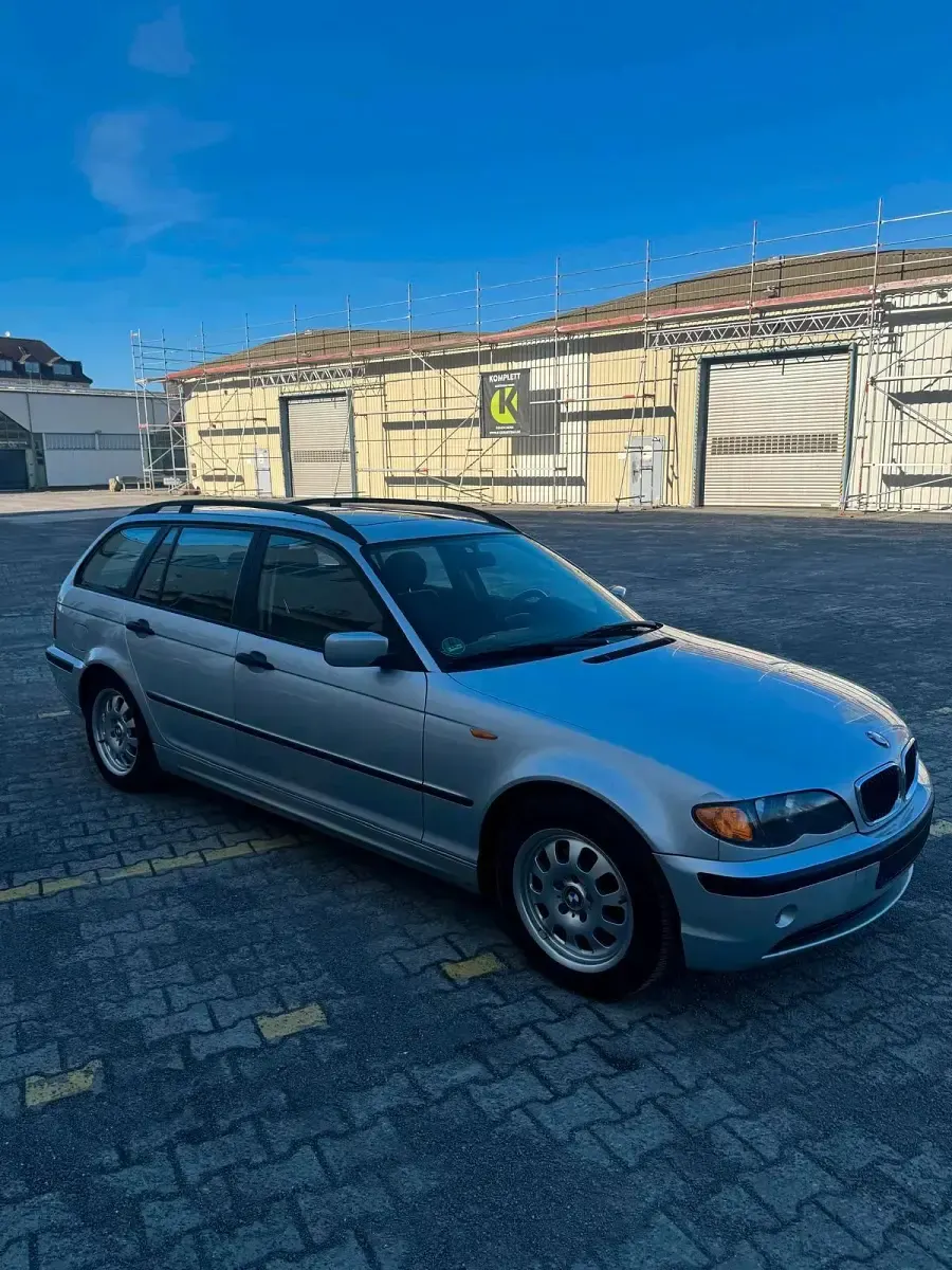 Gebraucht BMW 318 143 PS (105 kW) 2002 Silber Kombi