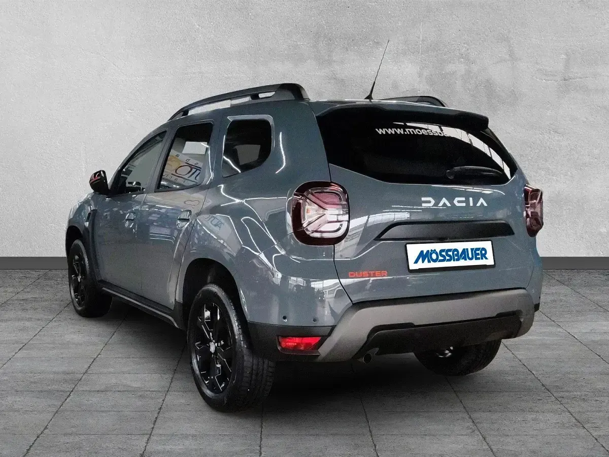 Second-hand Dacia Duster Extreme 150 CP (110 kW) 2023 Gri SUV