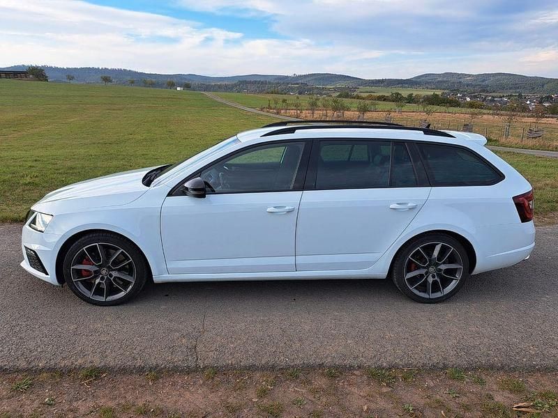 Gebraucht Skoda Octavia RS 230 PS (169 kW) 2017 Weiß Kombi