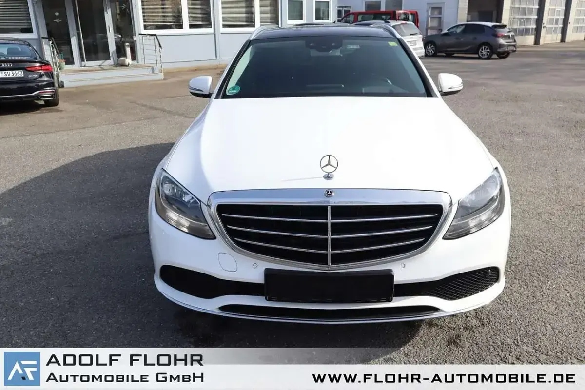 Gebraucht Mercedes C200 AMG 160 PS (117 kW) 2019 Polarweiss  unilack Kombi