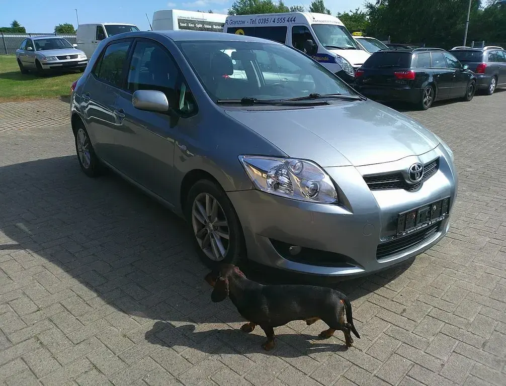 Gebraucht Toyota Auris Team 126 PS (92 kW) 2008 Silber Kleinwagen