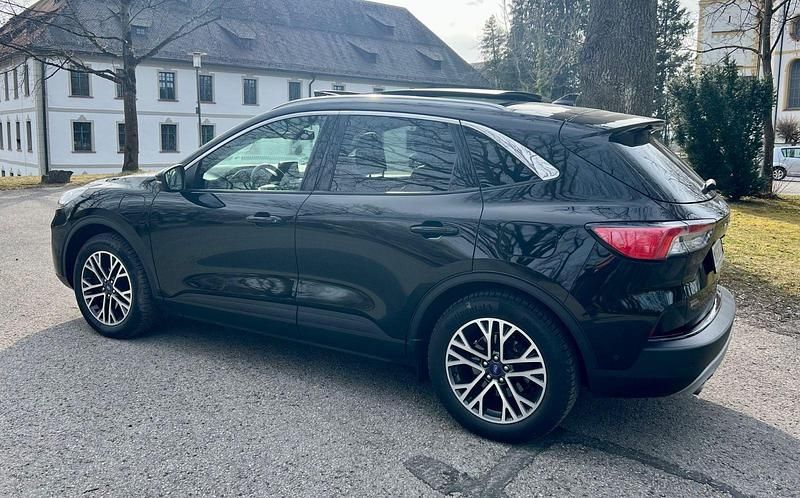 Używany Ford Kuga Titanium X 224 KM (164 kW) 2021 Czarny SUV
