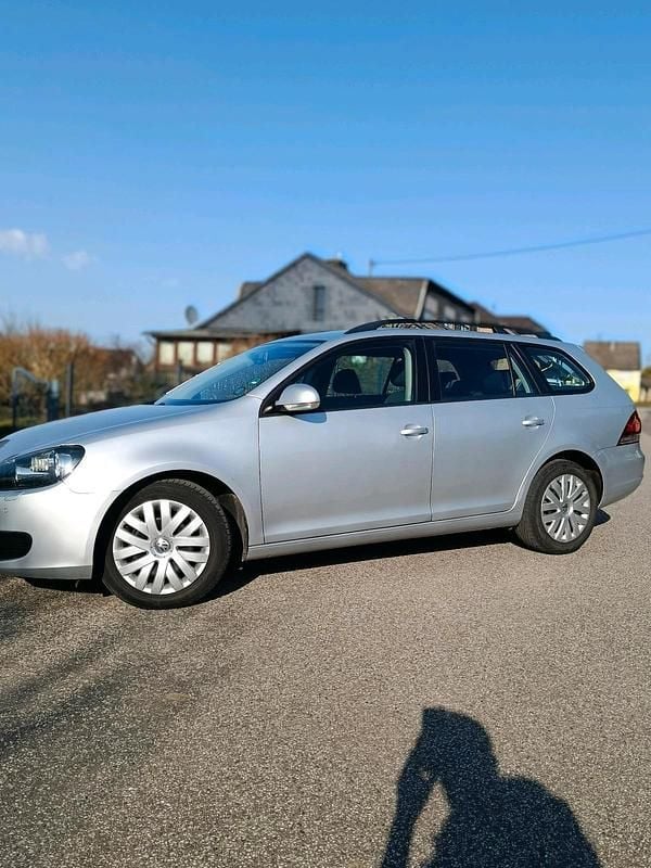Gebraucht VW Golf VI 102 PS (75 kW) 2011 Silber Kleinwagen