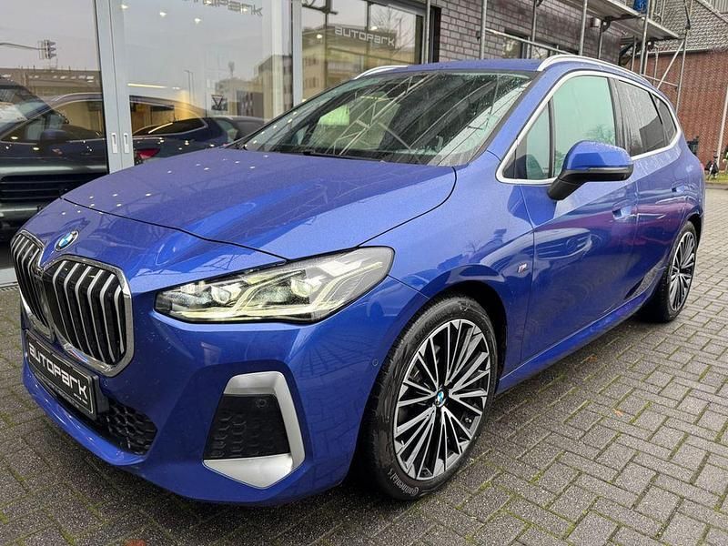 Blau Gebraucht 2024 BMW 218 Active Tourer M Sport Van / Kleinbus | 24.999 € (Superpreis) - Bild 1/4