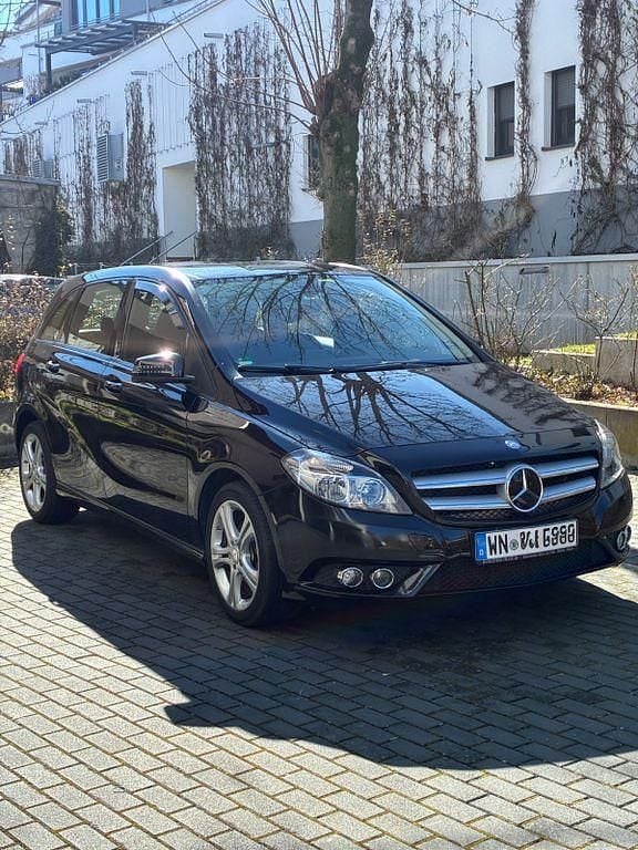 Gebraucht Mercedes B220 170 PS (125 kW) 2014 Schwarz Van / Kleinbus