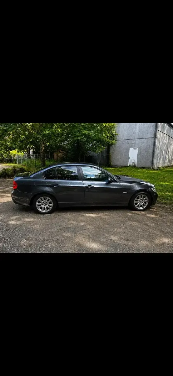 Gebraucht BMW 320 163 PS (119 kW) 2006 Grau Limousine