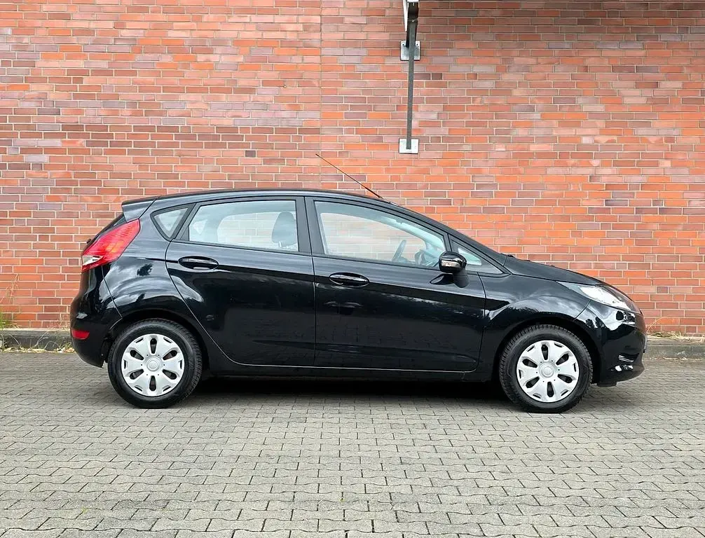 Gebraucht Ford Fiesta Trend 69 PS (50 kW) 2011 Schwarz Limousine