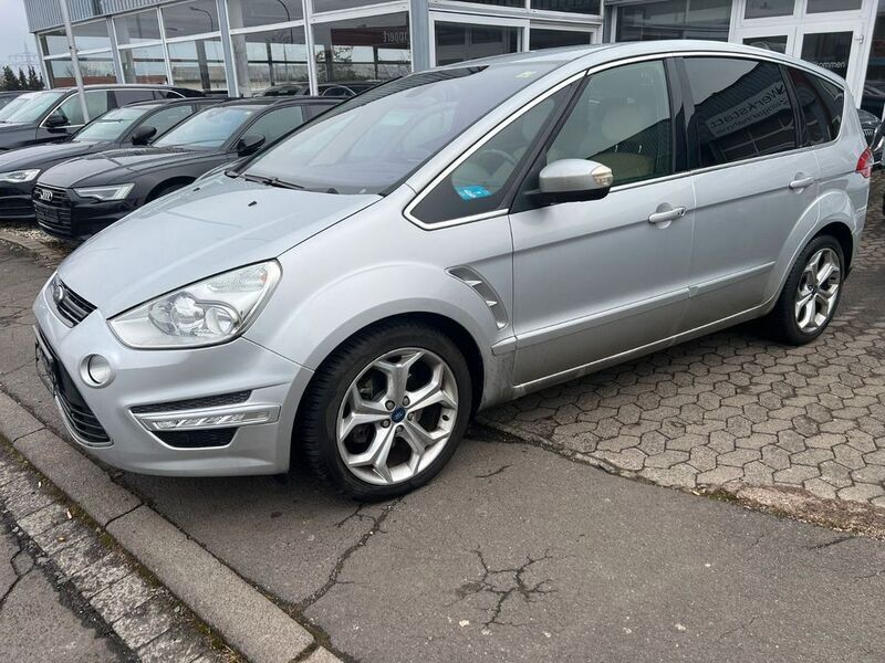 Gebraucht Ford S-MAX Titanium 163 PS (119 kW) 2013 Silber Van / Kleinbus