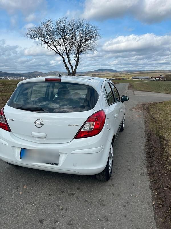 Gebraucht Opel Corsa 75 PS (55 kW) 2013 Weiß Kleinwagen