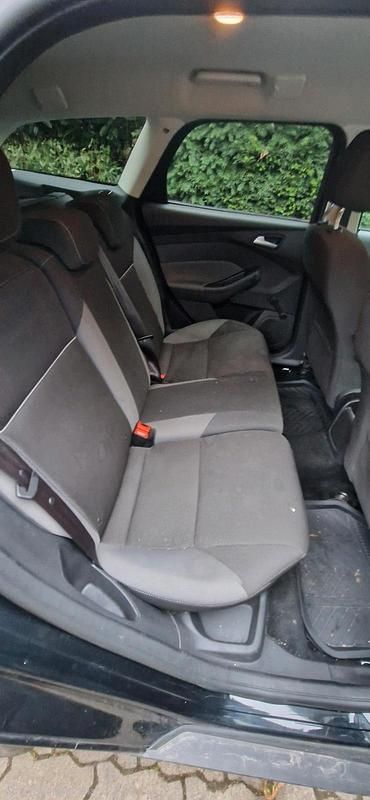 Gebraucht Ford Focus 116 PS (85 kW) 2014 Schwarz Kombi