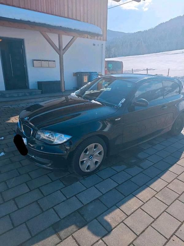 Gebraucht BMW 118 143 PS (105 kW) 2008 Schwarz Kleinwagen