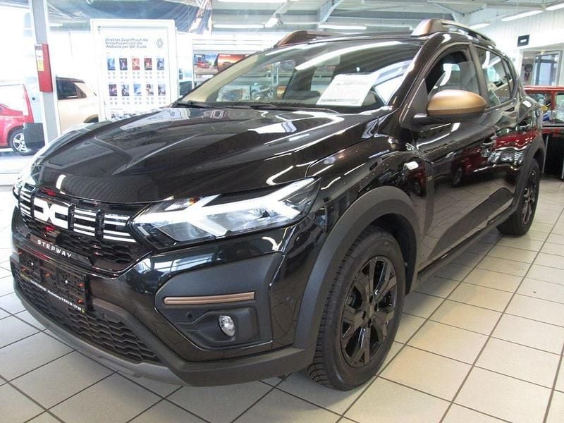 Schwarz Gebraucht 2024 Dacia Sandero Extreme Limousine | 17.400 € (Fairer Preis) - Bild 1/4