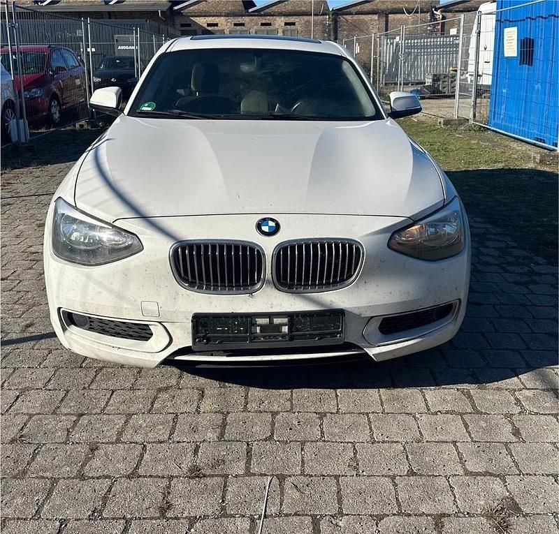 Weiß Gebraucht 2012 BMW 116 Kleinwagen | 2.850 € (Superpreis) - Bild 1/4