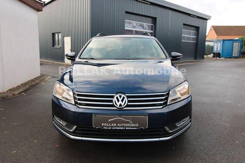 Blau Gebraucht 2013 VW Passat Limousine | 9.490 € (Fairer Preis) - Bild 1/4