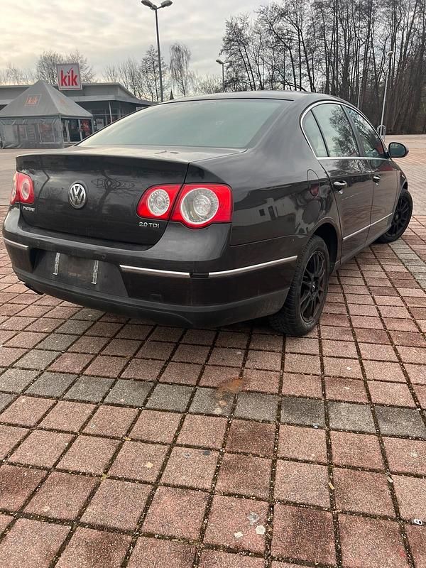 Gebraucht VW Passat 140 PS (102 kW) 2007 Schwarz Limousine