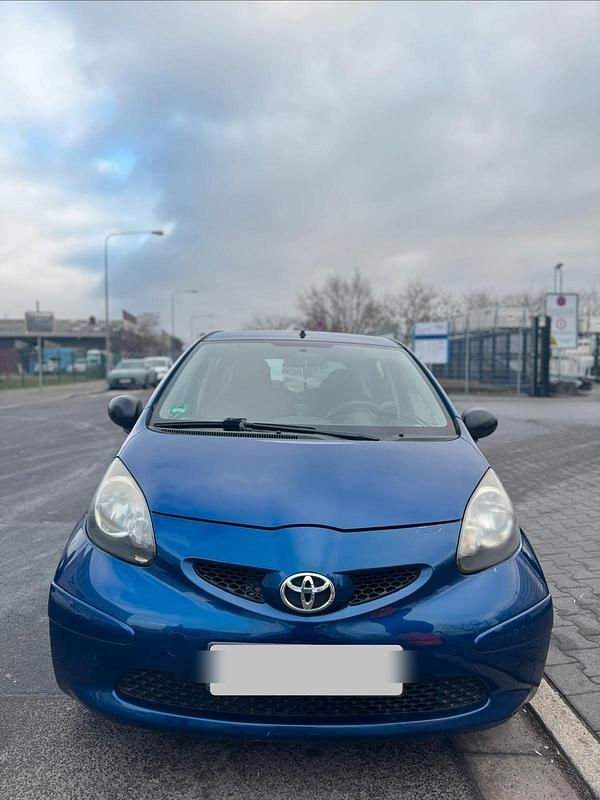 Gebraucht Toyota Aygo 68 PS (50 kW) 2007 Blau Kleinwagen