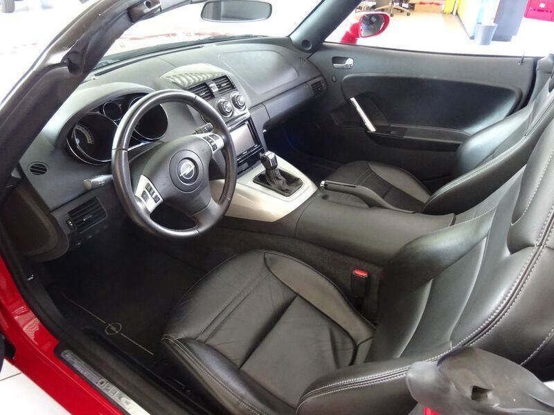 Gebraucht Opel GT 264 PS (194 kW) 2009 Victoriarot Cabrio