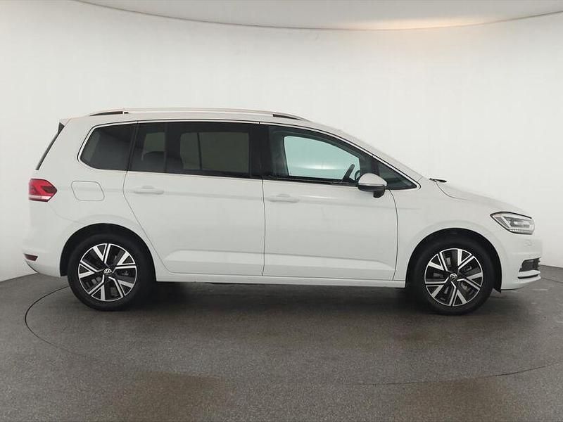 Gebraucht VW Touran Highline 150 PS (110 kW) 2025 Pure white Van / Kleinbus