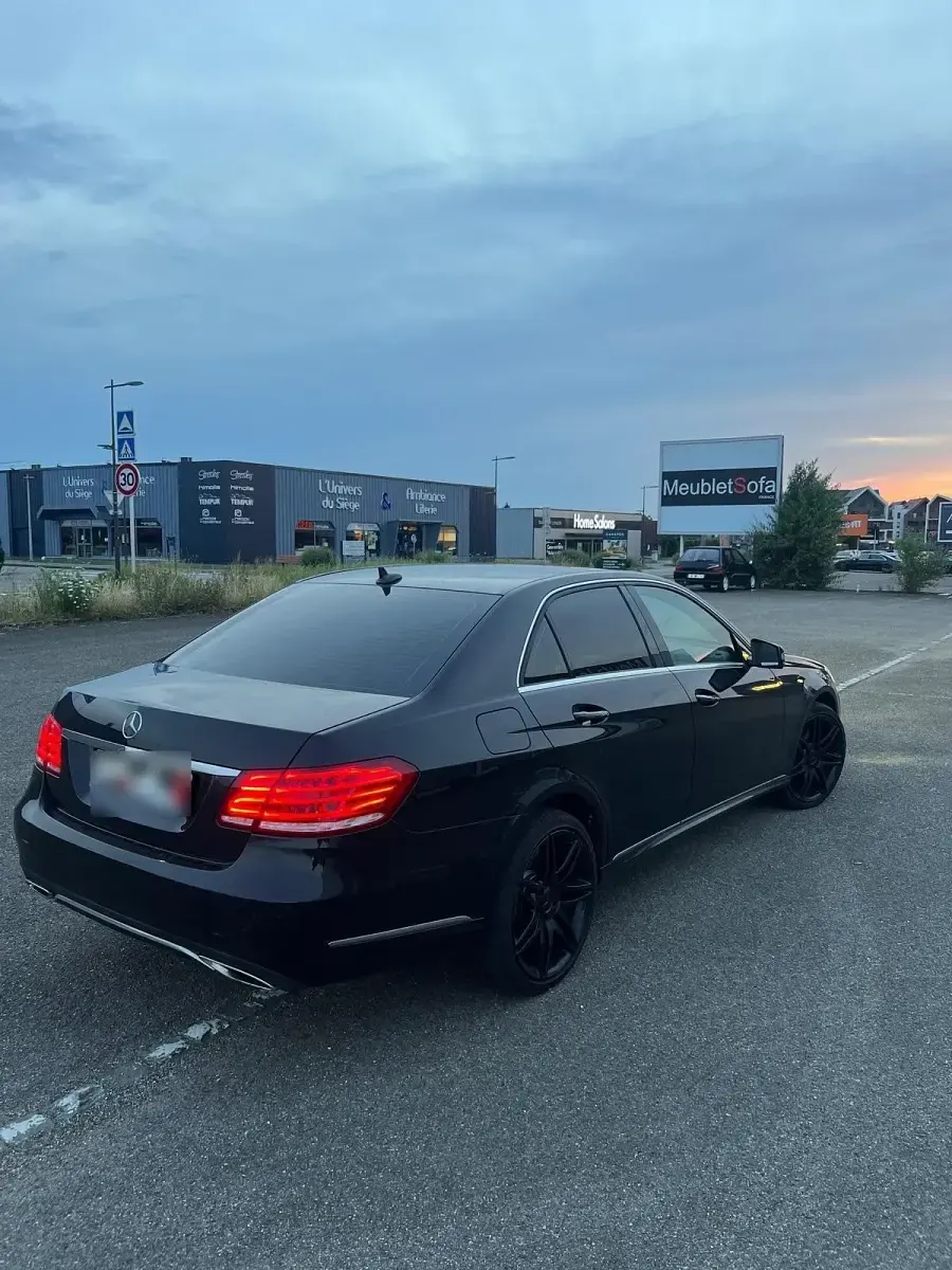 Gebraucht Mercedes E250 Avantgarde 211 PS (155 kW) 2013 Schwarz Limousine