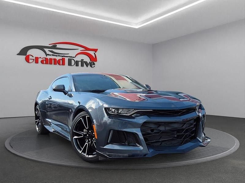 Grau Gebraucht 2019 Chevrolet Camaro ZL1 | 29.890 € (Etwas zu teuer) - Bild 1/4