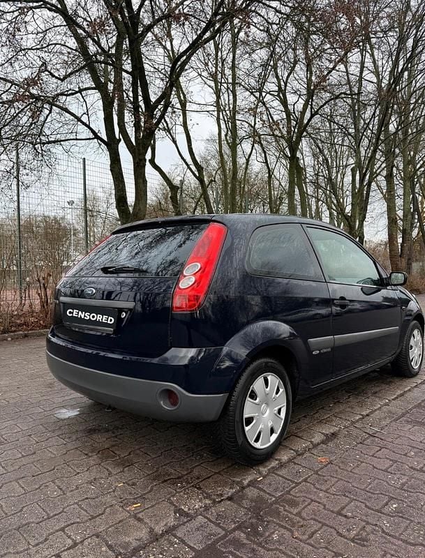 Gebraucht Ford Fiesta 60 PS (44 kW) 2006 Blau Kleinwagen