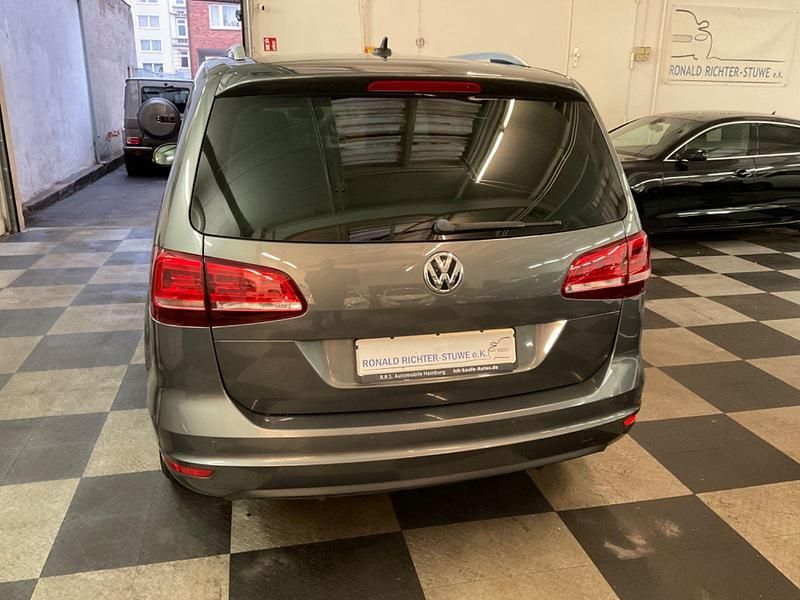 Gebraucht VW Sharan Comfortline 150 PS (110 kW) 2016 Grau Van / Kleinbus