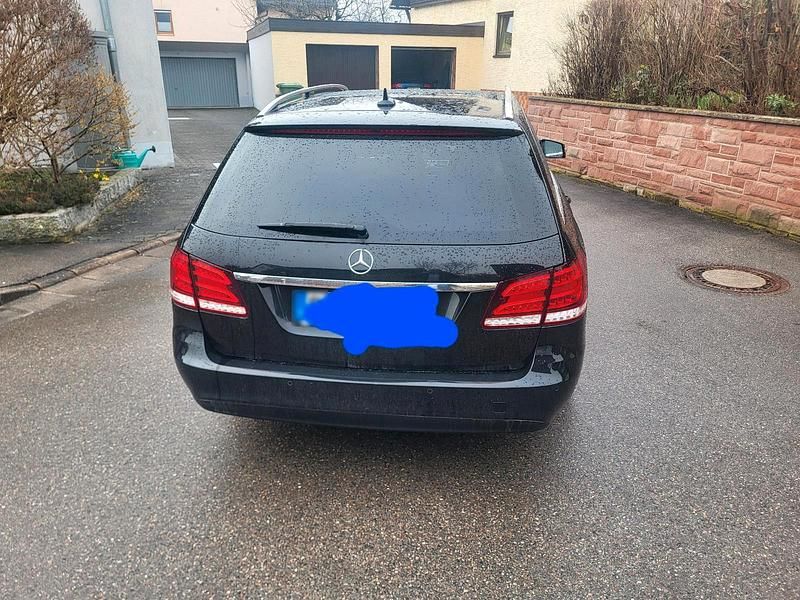 Gebraucht Mercedes E350 252 PS (185 kW) 2013 Schwarz Kombi