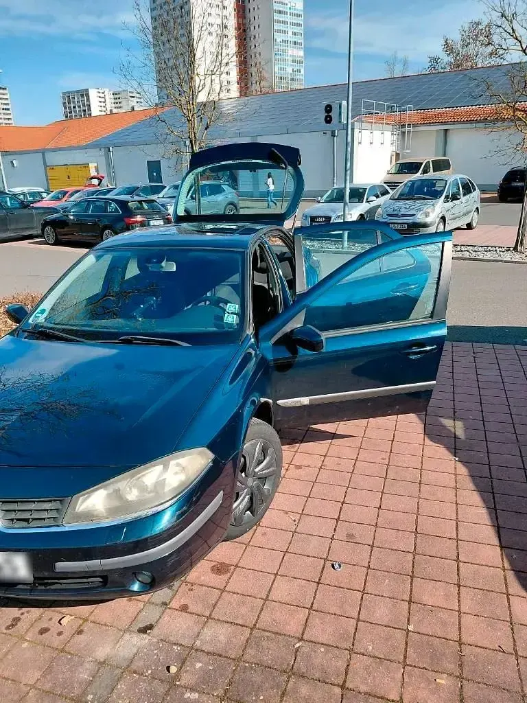 Gebraucht Renault Laguna III Initiale 131 PS (96 kW) 2007 Grün Limousine