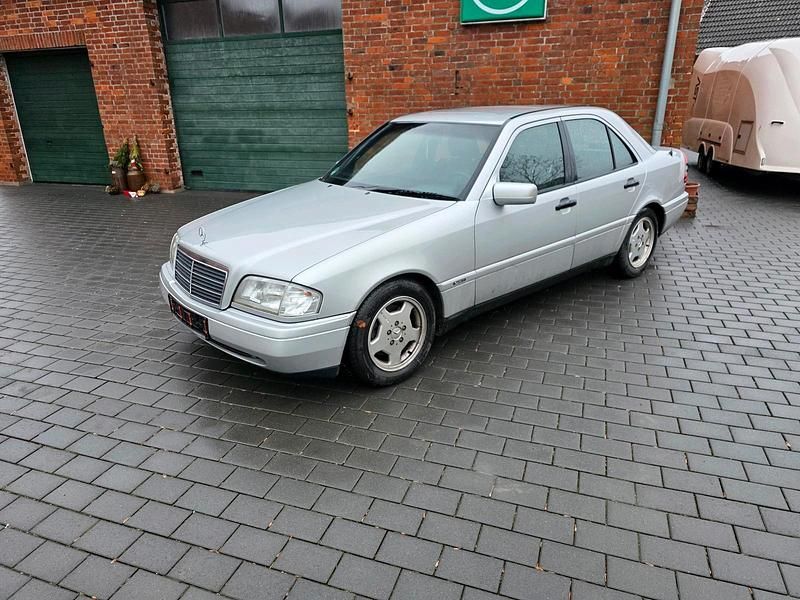 Gebraucht Mercedes C230 193 PS (141 kW) 1996 Silber Limousine