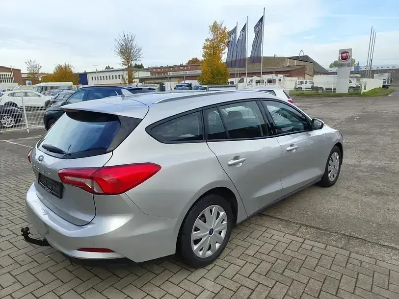 Używany Ford Focus Trend 125 KM (91 kW) 2019 Srebrny Kombi