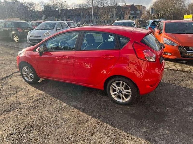 Gebraucht Ford Fiesta 82 PS (60 kW) 2017 Rot Kleinwagen