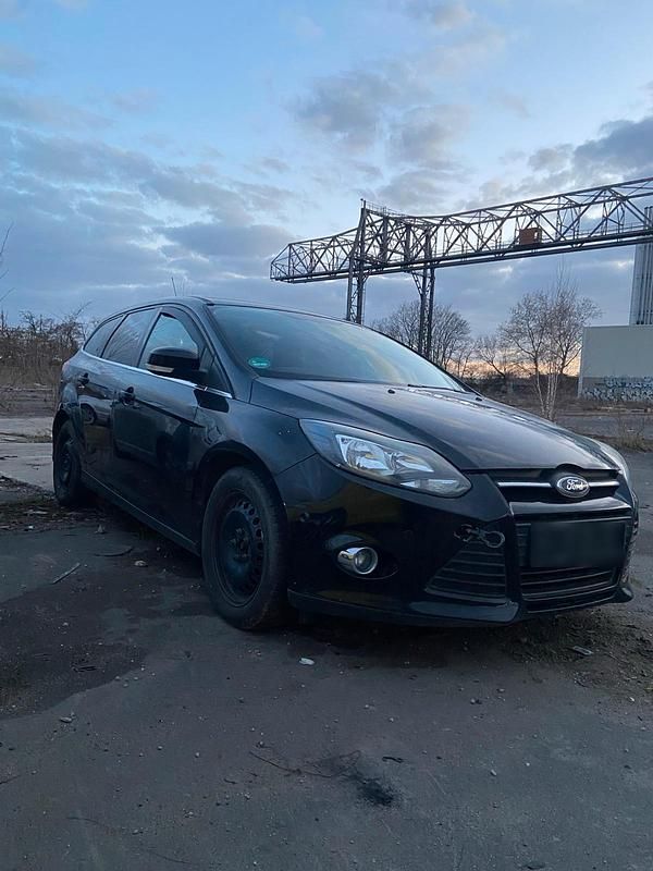 Gebraucht Ford Focus 95 PS (69 kW) 2012 Schwarz Kombi