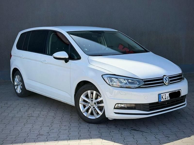 Gebraucht VW Touran S 116 PS (85 kW) 2018 Weiß Van / Kleinbus
