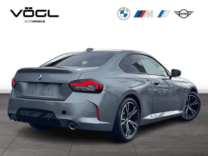 Neu BMW 230 M Sport 245 PS (180 kW) 2025 Skyscraper grau Coupé