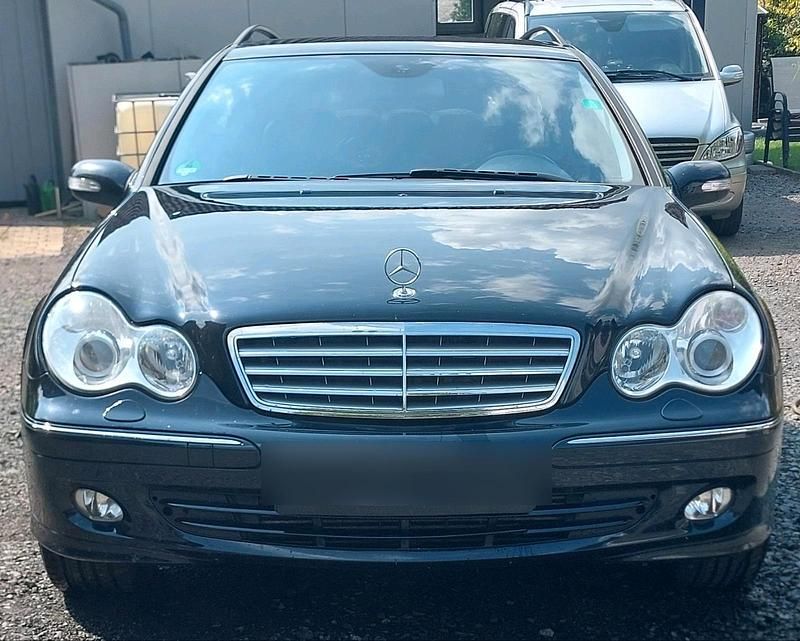 Blau Gebraucht 2005 Mercedes C200 Kombi | 1.600 € (Superpreis) - Bild 1/4