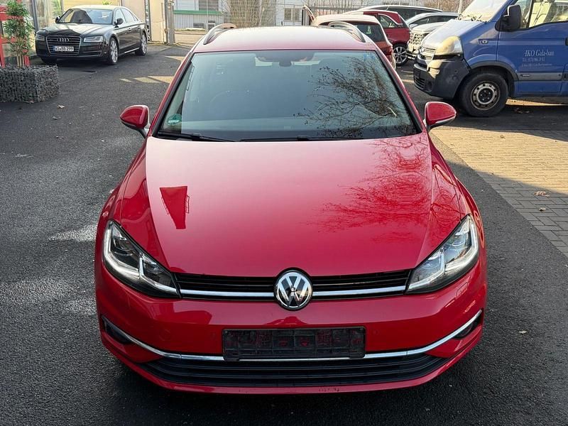 Gebraucht VW Golf VII 116 PS (85 kW) 2019 Rot Kombi