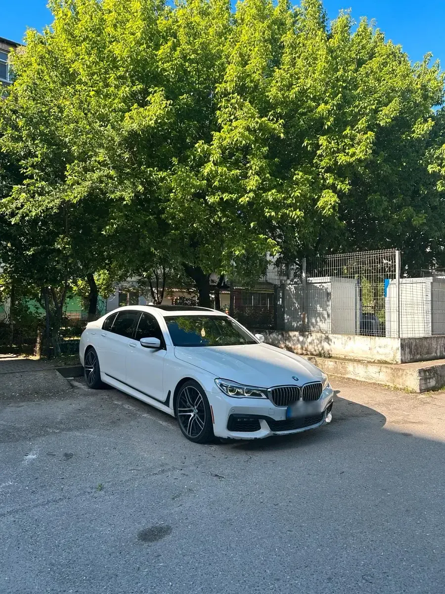 Gebraucht BMW 750L 449 PS (330 kW) 2016 Weiß Limousine