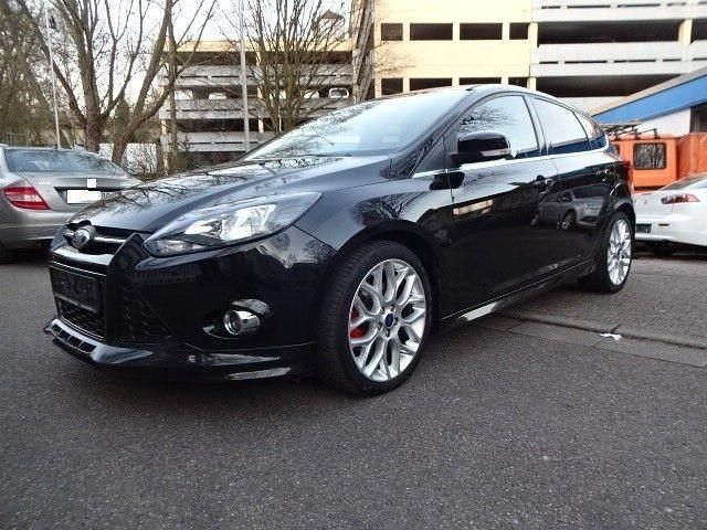 Gebraucht Ford Focus S 150 PS (110 kW) 2013 Schwarz Limousine